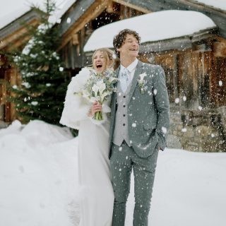 Un souffle léger, presque imperceptible…et pourtant, tout est là 🤍

Ce tissu de bienvenue a été imaginé comme une pièce délicate qui accueille vos invités avec douceur.

Léger, raffiné, et entièrement sur-mesure, il s’intègre naturellement à votre décor pour un rendu à la fois subtil et inoubliable.

Venue @lehameaudemonpere
WP @les_bulles_demilie
Photo @philibertbarelli_wedding
Video @maisondureve_films
Dress @tada_thedressmaker
Groom’s suit @esprit3pieces
MUAH @lilypassionbeaute
Jewelry @lachambreblanche
Rings @celinni_lyon_annecy
The couple @so_zynt
Flowers @floraflower___
Ceremony @justthewayyouare_ceremonielaic
Harpist @julie_harpiste
Mixology @mathias_cusset
Wedding cake @lepechemignonannecy
Content creator @getbusycontent